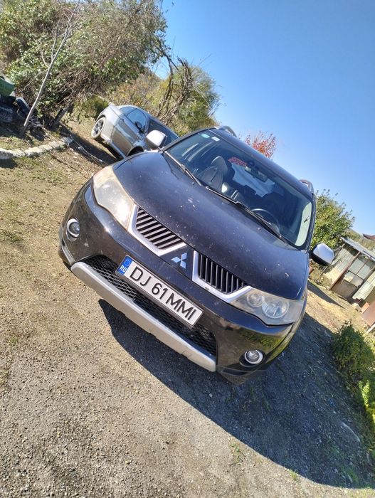 Vând Mitsubishi outlander