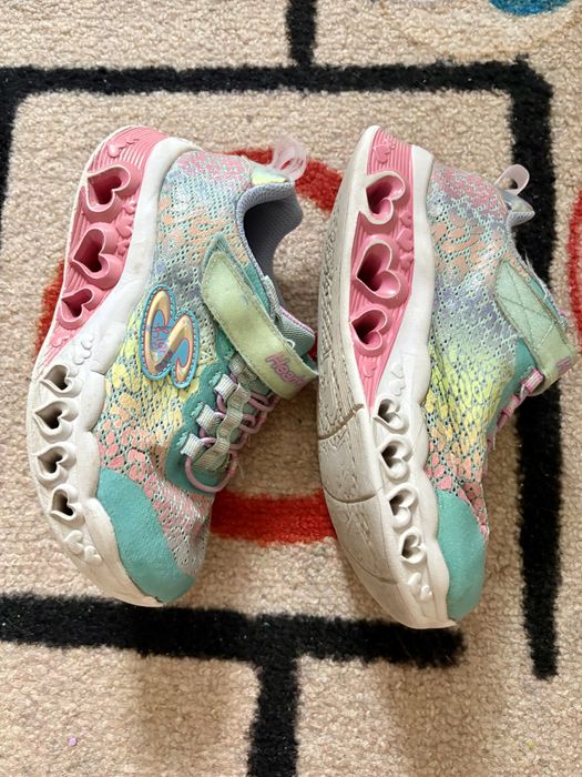Обувки Skechers различни номера и модели