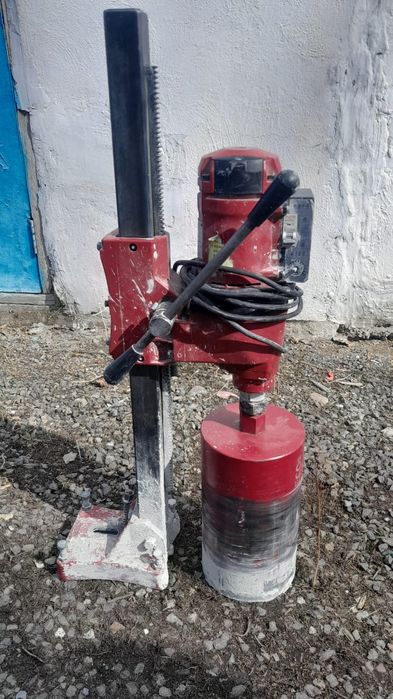 Устоновка алмазного бурение