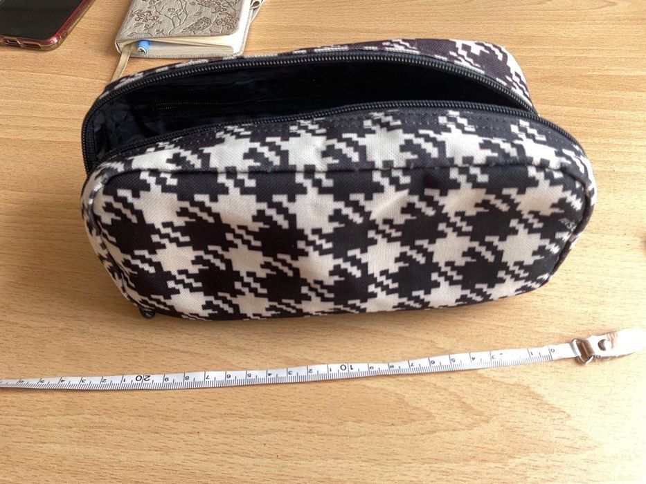 necessaire , trusă de cosmetice