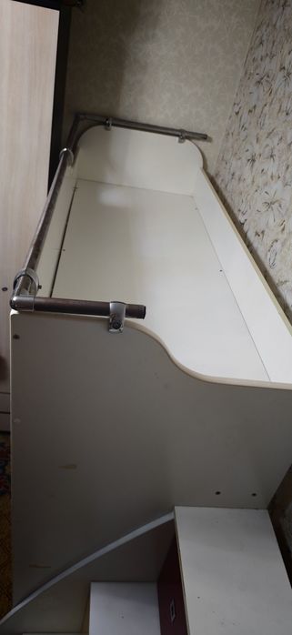 Кровать двухъярусная