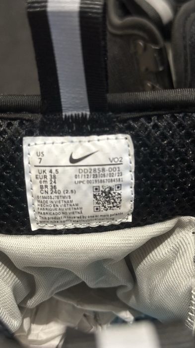 НОВЫЕ  ботинки Nike