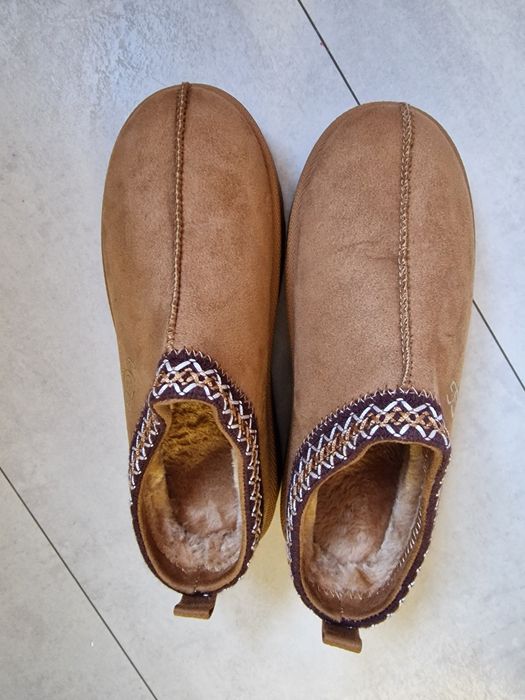 UGG slip on dama