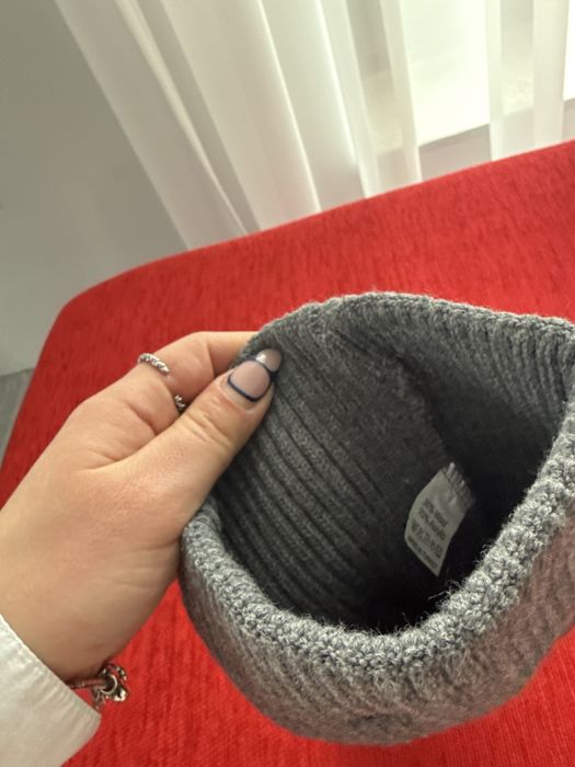 Vand caciula Tommy Hilfiger lana noua cu eticheta