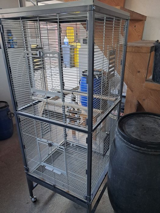 Vând Colivii pentru Păsări exotice