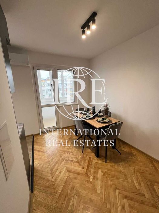 Продава се Тристаен апартамент в Варна, Левски - 90 кв.м за 2612 €/кв.м - Снимка #2