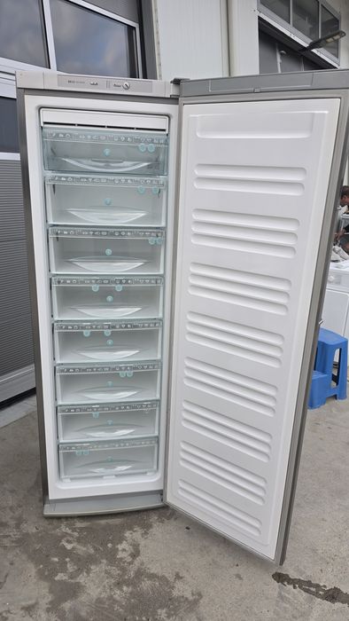 Фризер Miele 180см