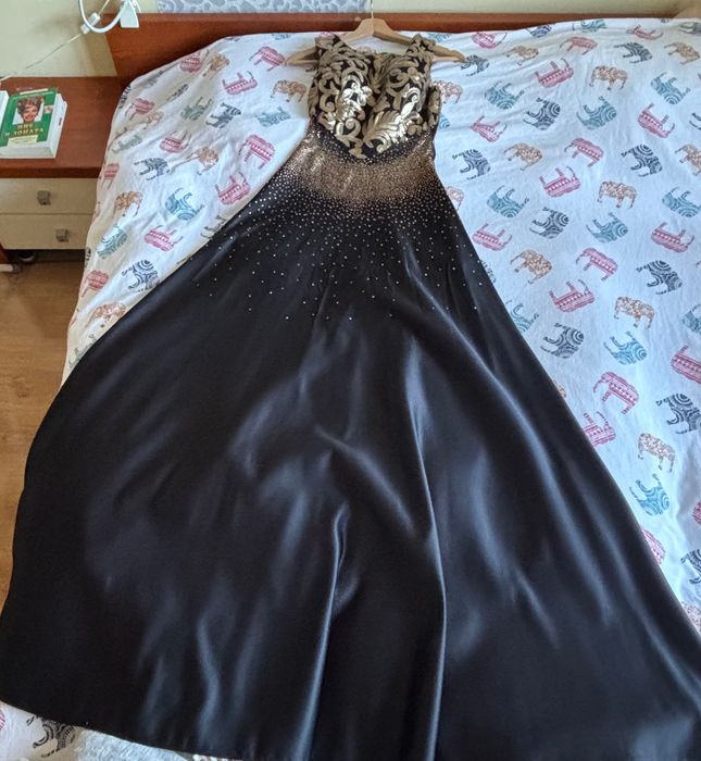 Черна официална рокля