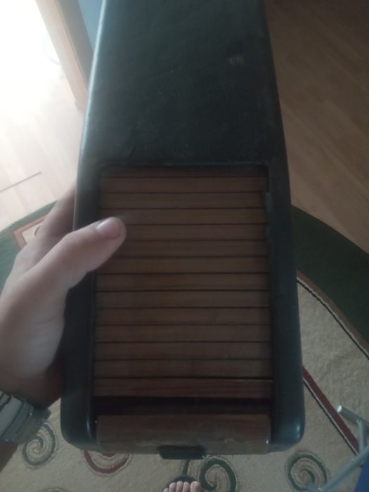 Продам хлебницу мерседес 124 оригинал