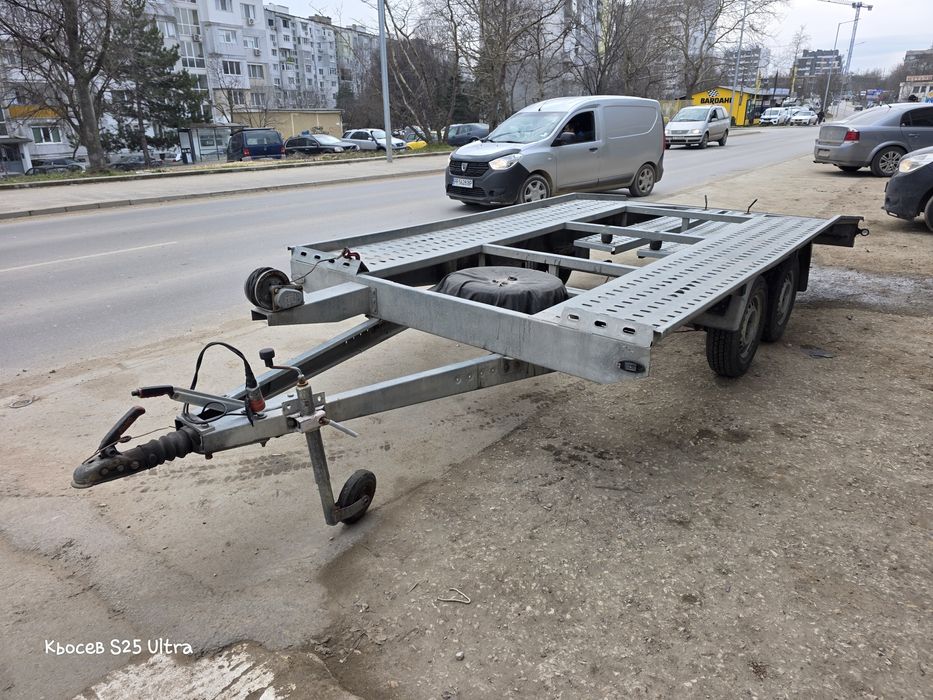 Платформа за автомоболи