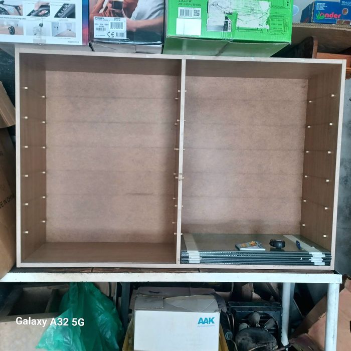 Продавам част от търговско обзавеждане