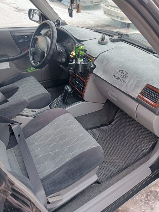 Продам машину Subaru forester в хорошем мостоянит