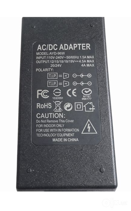 Universal noutbuk zaryadlovchi adapter.