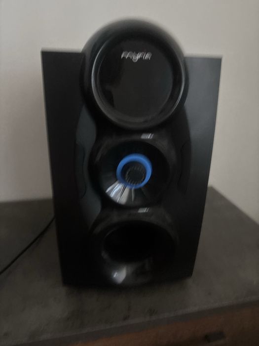 Boxa myra  se aude bine rau functionala