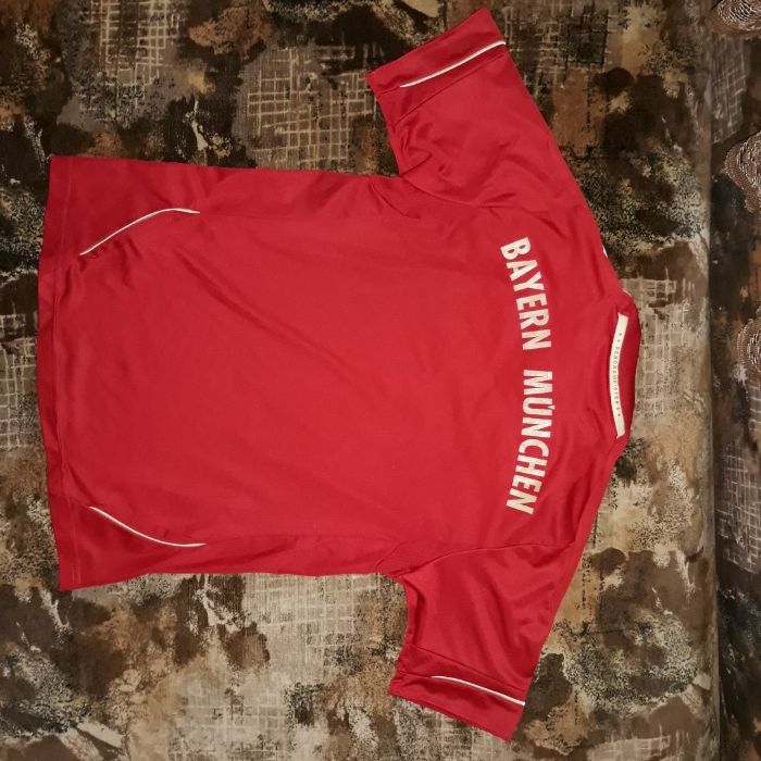 Спортни якета и блузи ADIDAS и FILA