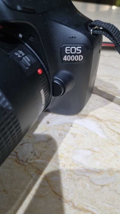 Фотоапарат Canon 4000d