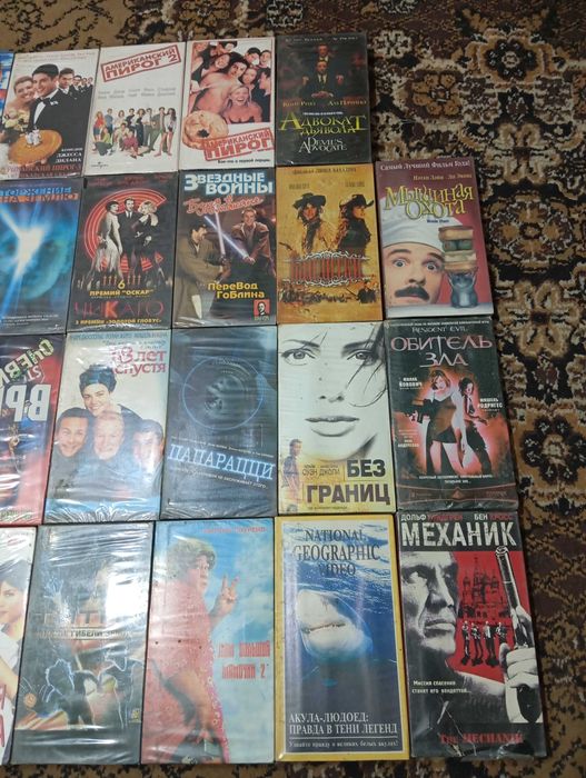 Продам новые видео кассеты с фильмами.