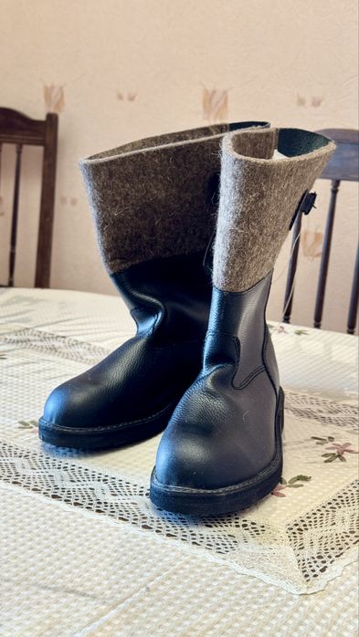 Продам новые специальные зимние сапоги, натуральная кожа и войлок