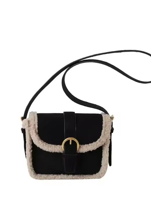 Малка чанта  .  .