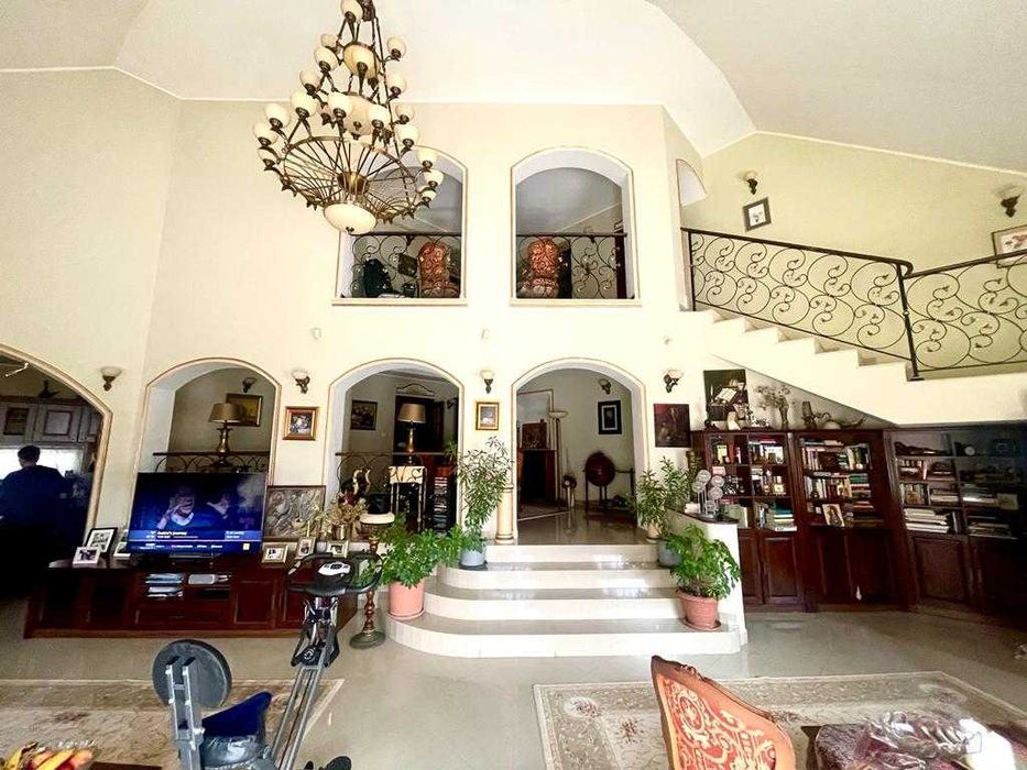 Pool & Sauna/Luxury Interior/Vast Fruit Garden