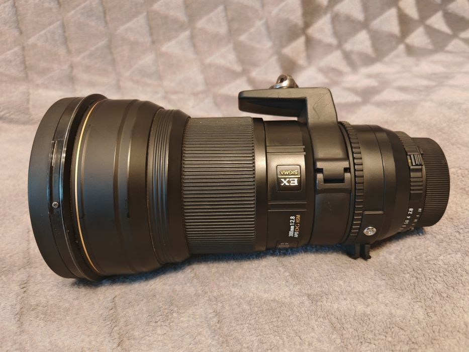 Sigma 300 mm f2.8 apo dg hsm