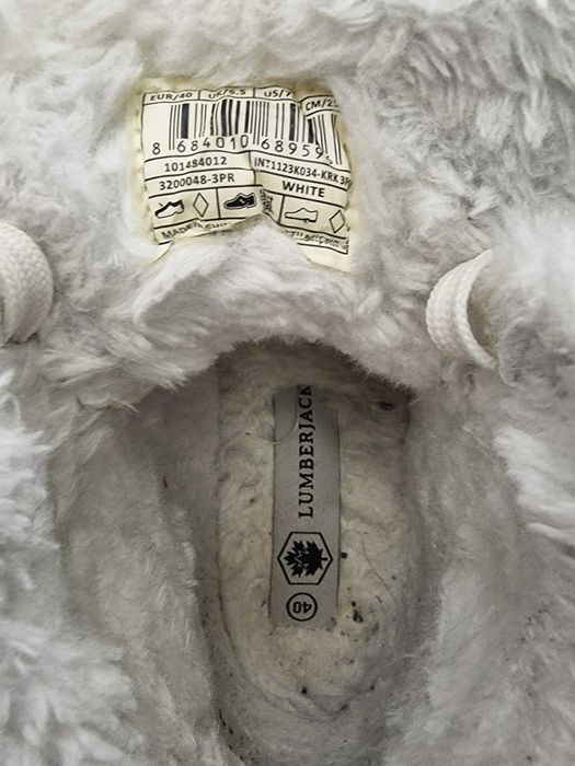 Продам кроссовки зимние