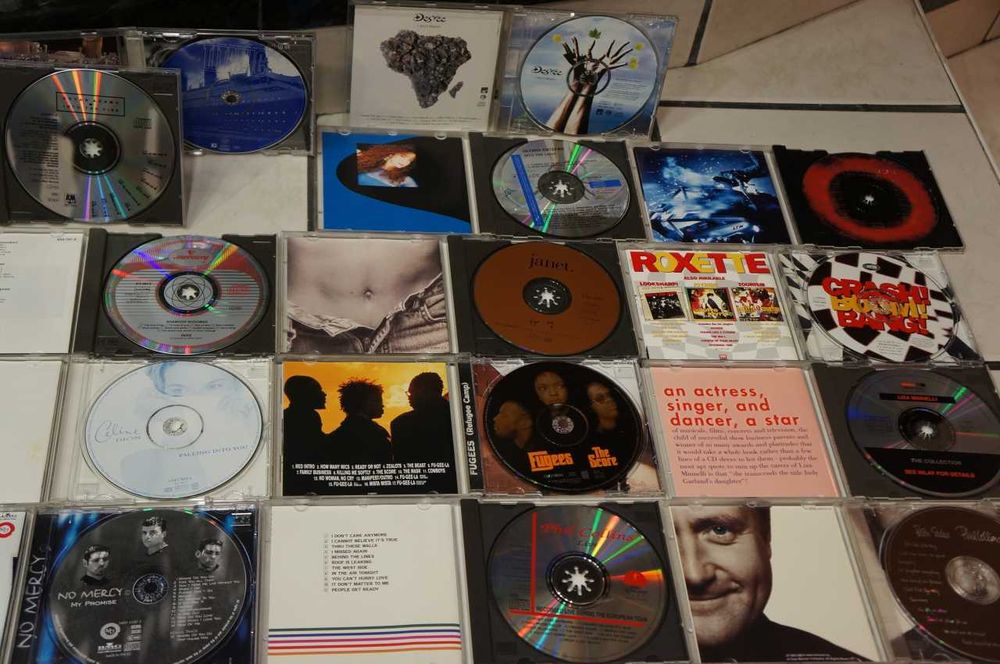 Оригинални използвани компакт дискове