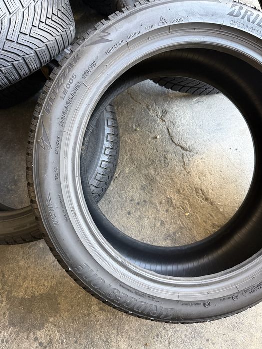 4 anvelope iarna 245/45/19 , 102 V XL , Bridgestone , DOT 2022 , 6.2-6.7 mm !