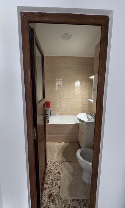Inchiriez apartament 3 camere in Campina zona OMV