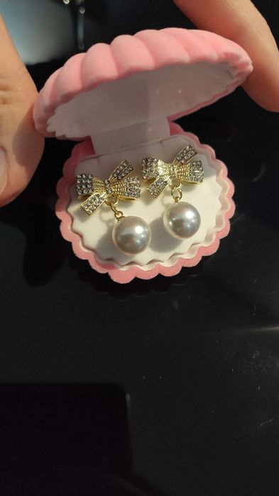 Подарочный вариант,сережки с жемчугом в ракушке