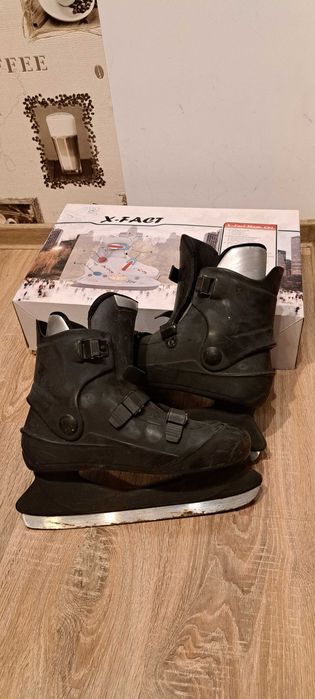 Vand patine dama marime 35-39 folosite o singura data