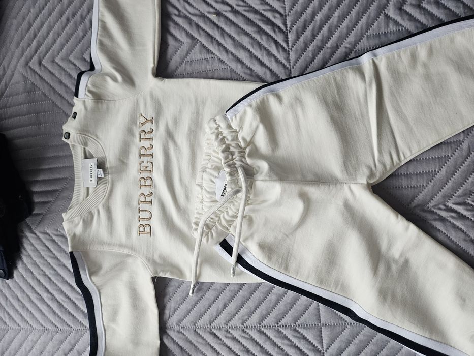 Бебешки анцуг Burberry