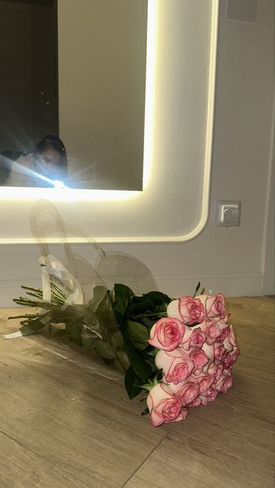 Цветы 23шт роз отдам за 8к