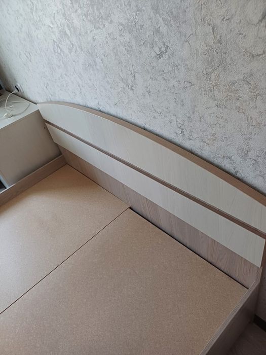 Продаю 2х спальня  кровать