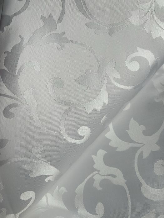 Белые шелк скатерти