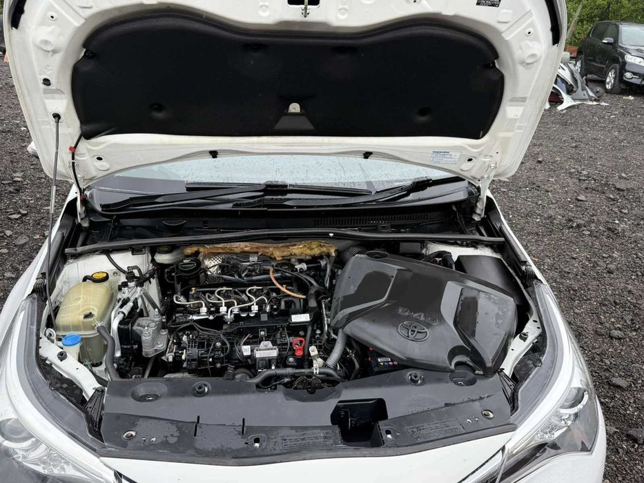 Toyota Avensis 1. 6 дизел D-4D, 112 к. с. , двигател 1WW, 2016 година На Части