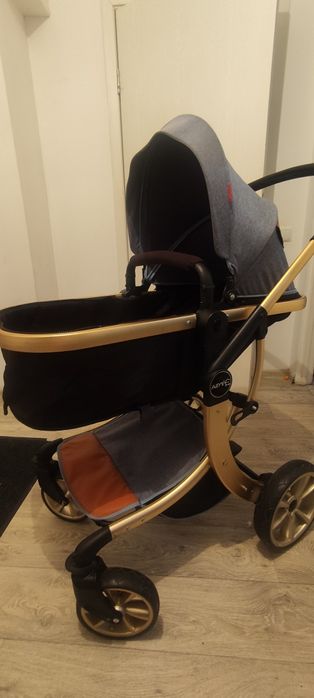 Продам коляску для новорожденных