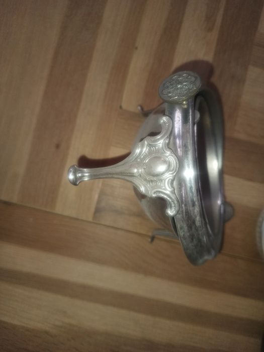 Стари съдове и кутии за бижута