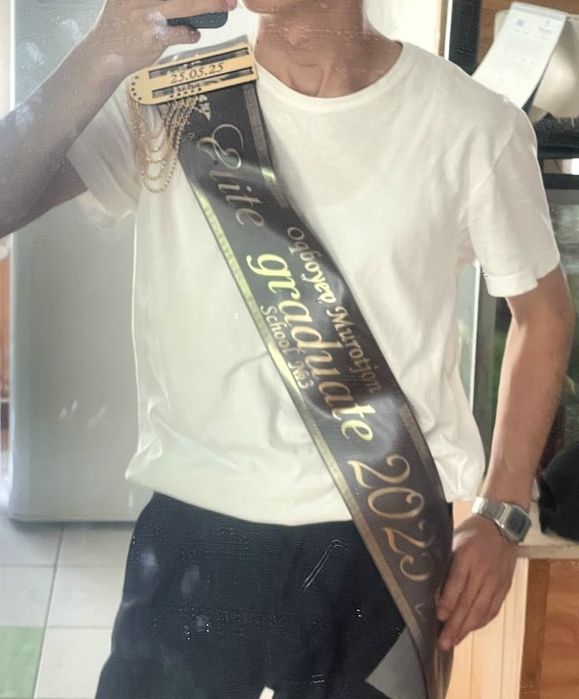 Bitiruvchi Lenta tayorlab beramiz. xar qanday miqdorda donagaham