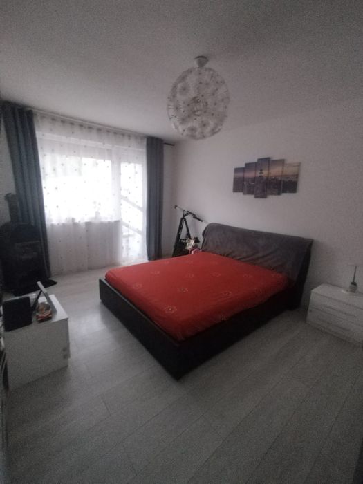 Vând apartament cu 3 camere