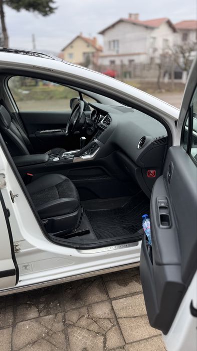 Продавам пежо 3008