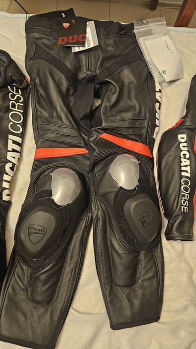 Екипировка Dainese Ducati AGV Pista