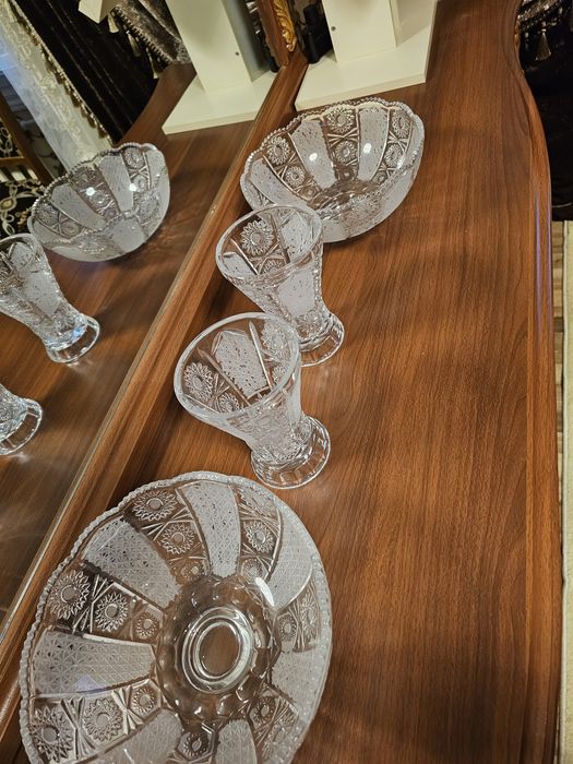 Xrustalni vaza olma soladigan