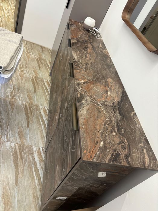 Шкаф деревянный для офиса