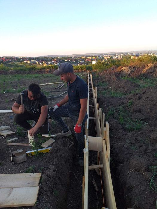 Garduri din panouri stil jaluzele, sipca metalica, tabla, plasa si BCA
