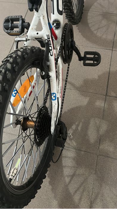 Bicicleta cube race  200copii