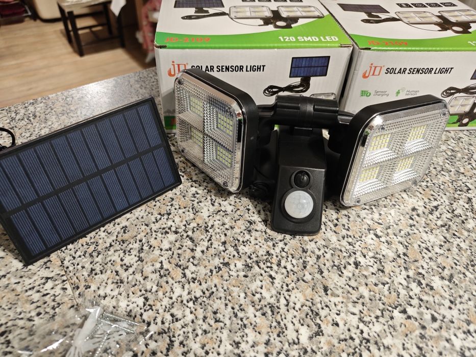 Соларни лампи с отдалечен слънчев панел.