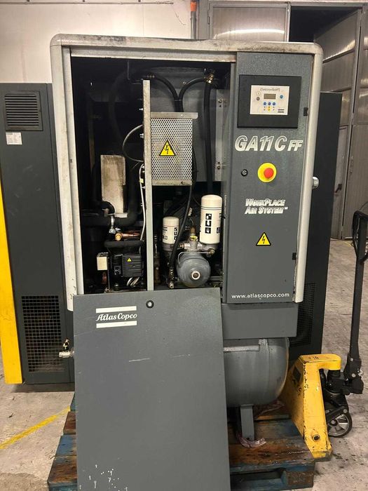 Compresor de aer ATLAS COPCO GA 11 FF pe surub cu uscator si rezervor