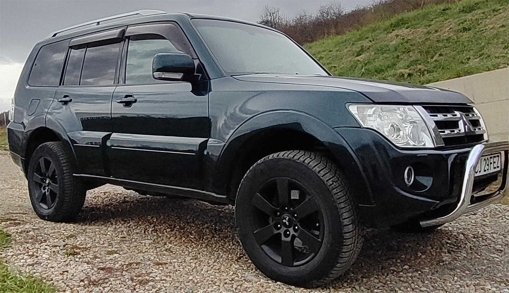 Mitsubishi Pajero IV 200 cp automat dotari full +