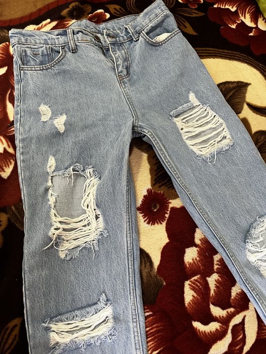 Blugi rupti pentru femei